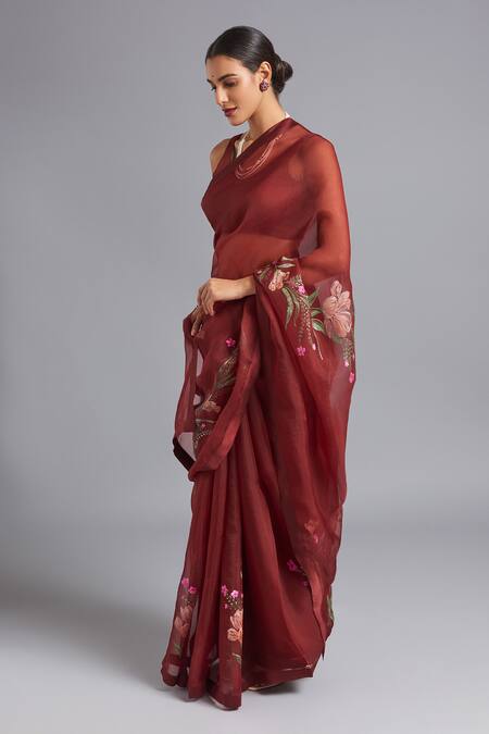 Buy_Akutee_Maroon Handloom Madhurika Floral Pattern Saree With Unstitched Blouse Piece_Online_at_Aza_Fashions