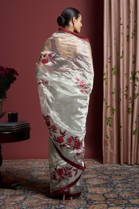 Buy_Akutee_Silver Tissue, Handloom Shreya Floral Pattern Saree With Unstitched Blouse Piece_Online_at_Aza_Fashions