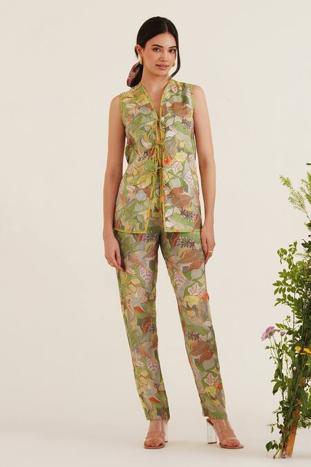 Buy Sunandini Green Cotton, Viscose V-neck Hera Checkered Print Reversible Top Online at Aza Fashions Buy_Sunandini_Green Cotton, Viscose V-neck Hera Checkered Print Reversible Top _Online_at_Aza_Fashions