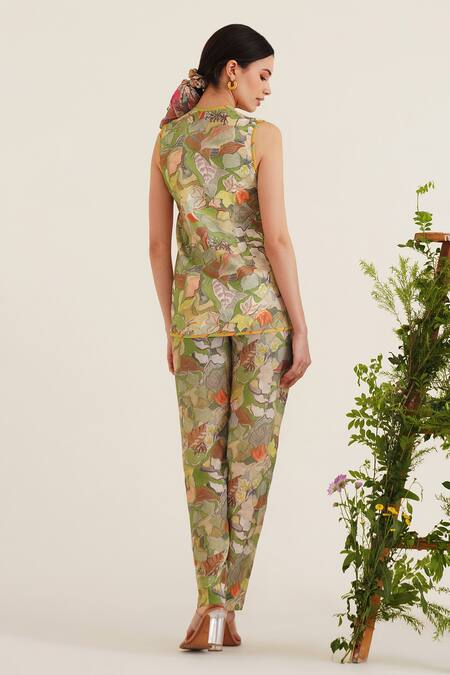 Shop Sunandini Green Cotton, Viscose V-neck Hera Checkered Print Reversible Top Online at Aza Fashions Shop_Sunandini_Green Cotton, Viscose V-neck Hera Checkered Print Reversible Top _Online_at_Aza_Fashions