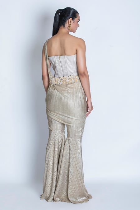 Oru Pret Shimmer Pleat Detailed Gharara Set With Pallu 