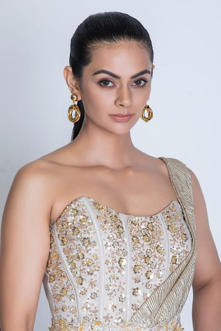 Buy_Oru Pret_Gold Silk, Polyester Cut Work, Shimmer Pleat Detailed Gharara Set With Pallu _Online_at_Aza_Fashions