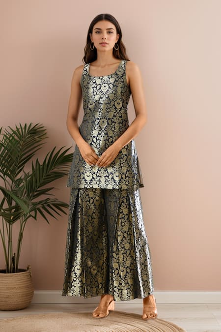 Samyukta Singhania Floral Woven Short Kurta With Pleated Pant 