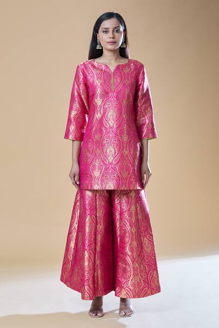 Samyukta Singhania_Pink Brocade Embroidery, Zari Split Paisley Woven Short Kurta With Kalidar Pant _Online_at_Aza_Fashions