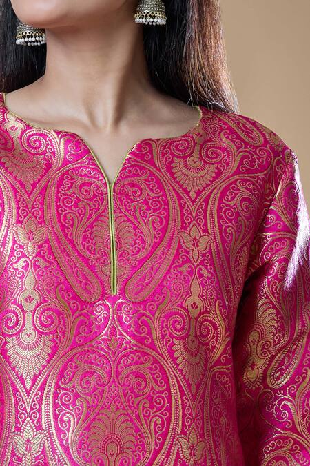 Buy_Samyukta Singhania_Pink Brocade Embroidery, Zari Split Paisley Woven Short Kurta With Kalidar Pant 