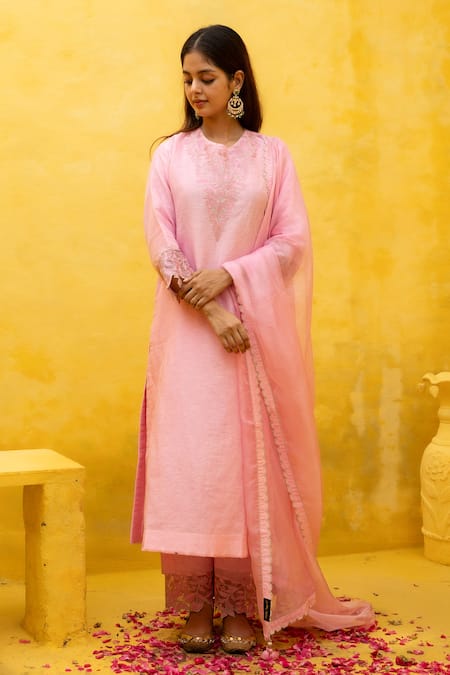Shop Mithi Supari Pink Organza, Jersey Embroidery, Cut Work, Pushp Floral Cuwtork Kurta Pant Set Shop_Mithi Supari_Pink Organza, Jersey Embroidery, Cut Work, Pushp Floral Cuwtork Kurta Pant Set