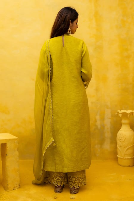 Shop Mithi Supari Yellow Organza, Jersey, Linen Pushp Floral Cuwtork Embroidered Kurta Pant Set at Aza Fashions Shop_Mithi Supari_Yellow Organza, Jersey, Linen Pushp Floral Cuwtork Embroidered Kurta Pant Set _at_Aza_Fashions