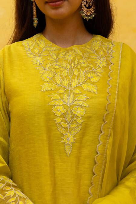 Shop Mithi Supari Yellow Organza, Jersey, Linen Pushp Floral Cuwtork Embroidered Kurta Pant Set Online at Aza Fashions Shop_Mithi Supari_Yellow Organza, Jersey, Linen Pushp Floral Cuwtork Embroidered Kurta Pant Set _Online_at_Aza_Fashions