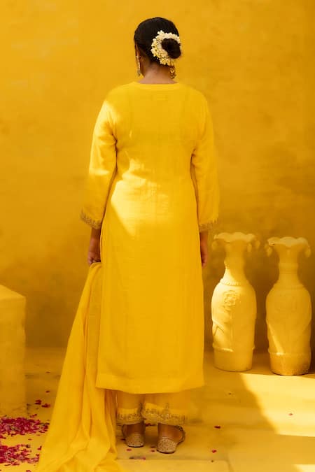 Shop Mithi Supari Yellow Organza, Jersey, Cotton Zari, Cut Lalitha And Zardozi Kurta Pant Set at Aza Fashions Shop_Mithi Supari_Yellow Organza, Jersey, Cotton Zari, Cut Lalitha And Zardozi Kurta Pant Set _at_Aza_Fashions