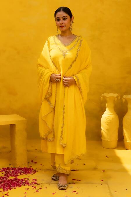 Buy Mithi Supari Yellow Organza, Jersey, Cotton Zari, Cut Lalitha And Zardozi Kurta Pant Set Buy_Mithi Supari_Yellow Organza, Jersey, Cotton Zari, Cut Lalitha And Zardozi Kurta Pant Set