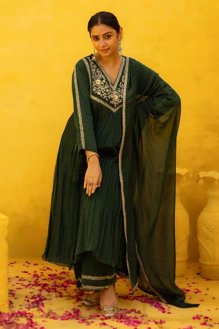Shop Mithi Supari Green Chanderi, Cotton Sequins, Embroidery V-neck Shaila Zari Kurta Pant Set Online at Aza Fashions Shop_Mithi Supari_Green Chanderi, Cotton Sequins, Embroidery V-neck Shaila Zari Kurta Pant Set _Online_at_Aza_Fashions