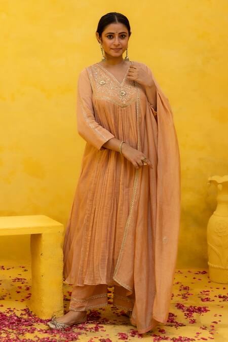 Buy Mithi Supari Pink Chanderi Embroidery, Sequins, Gota Patti, Zari Shaila Zardozi Kurta Set Buy_Mithi Supari_Pink Chanderi Embroidery, Sequins, Gota Patti, Zari Shaila Zardozi Kurta Set