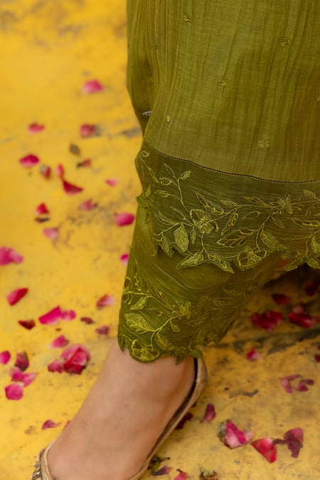 Mithi Supari Green Chanderi, Cotton Embroidery, Cut Work V-neck Ratna Thread Kurta Set Online at Aza Fashions Mithi Supari_Green Chanderi, Cotton Embroidery, Cut Work V-neck Ratna Thread Kurta Set _Online_at_Aza_Fashions