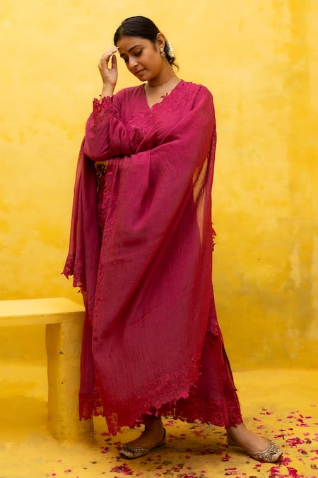 Shop_Mithi Supari_Red Chanderi, Cotton, Linen Cut Work, Embroidery V-neck Ratna Thread Kurta Set _Online_at_Aza_Fashions
