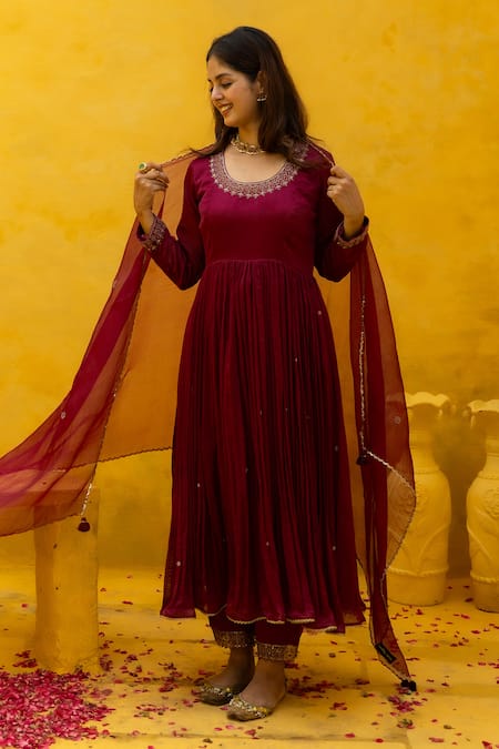Mithi Supari Wine Silk, Organza, Linen, Chanderi Embroidery, Cut Kadambari Anarkali Set Online at Aza Fashions Mithi Supari_Wine Silk, Organza, Linen, Chanderi Embroidery, Cut Kadambari Anarkali Set _Online_at_Aza_Fashions