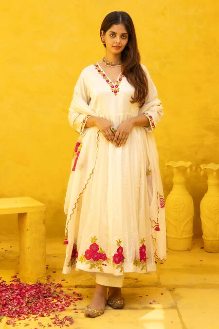 Shop Mithi Supari Ivory Silk, Chanderi, Muslin Embroidery, Applique Lata Kalidaar Kurta Set Online at Aza Fashions Shop_Mithi Supari_Ivory Silk, Chanderi, Muslin Embroidery, Applique Lata Kalidaar Kurta Set _Online_at_Aza_Fashions
