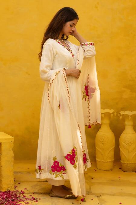 Buy Mithi Supari Ivory Silk, Chanderi, Muslin Embroidery, Applique Lata Kalidaar Kurta Set Buy_Mithi Supari_Ivory Silk, Chanderi, Muslin Embroidery, Applique Lata Kalidaar Kurta Set