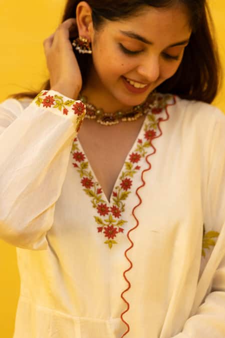 Mithi Supari Ivory Silk, Chanderi, Cotton Embroidery V-neck Lata Resham Kalidaar Kurta Set Online at Aza Fashions Mithi Supari_Ivory Silk, Chanderi, Cotton Embroidery V-neck Lata Resham Kalidaar Kurta Set _Online_at_Aza_Fashions