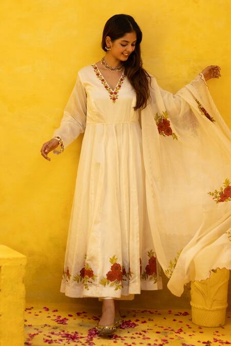 Shop Mithi Supari Ivory Silk, Chanderi, Cotton Embroidery V-neck Lata Resham Kalidaar Kurta Set Online at Aza Fashions Shop_Mithi Supari_Ivory Silk, Chanderi, Cotton Embroidery V-neck Lata Resham Kalidaar Kurta Set _Online_at_Aza_Fashions