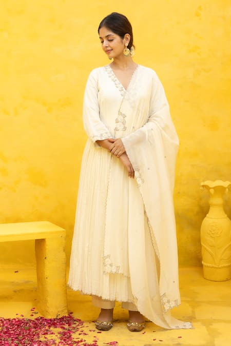 MITHI SUPARI Ivory Malai Chanderi Embroidered Zari V Neck Rasha Angarkha Anarkali Set 