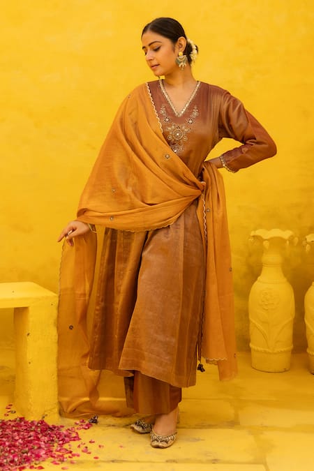 Mithi Supari_Wine Chanderi, Cotton Beads, Zari, Embroidery V-neck Bedina Kurta Set _Online_at_Aza_Fashions
