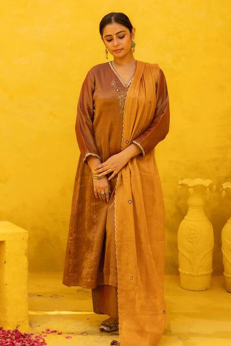 Shop_Mithi Supari_Wine Chanderi, Cotton Beads, Zari, Embroidery V-neck Bedina Kurta Set _Online_at_Aza_Fashions