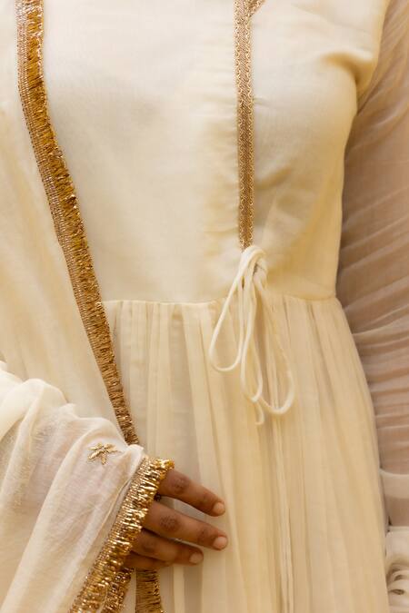 Buy Mithi Supari Ivory Chanderi, Cotton, Linen Embroidery, Zari Gayatri Zardozi Angrakha Set Buy_Mithi Supari_Ivory Chanderi, Cotton, Linen Embroidery, Zari Gayatri Zardozi Angrakha Set