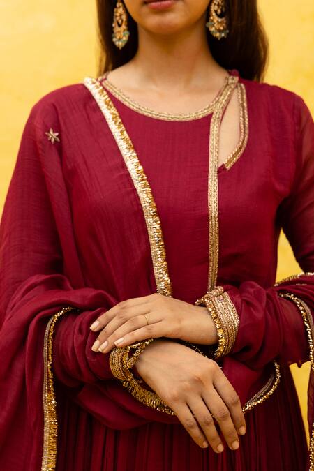Buy Mithi Supari Maroon Chanderi, Cotton Embroidery, Zari Round Gayatri Zardozi Work Angrakha Set Buy_Mithi Supari_Maroon Chanderi, Cotton Embroidery, Zari Round Gayatri Zardozi Work Angrakha Set