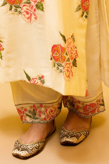 Shop_Mithi Supari_Ivory Chanderi Embroidery V-neck Kyari Beads Kurta Pant Set _Online_at_Aza_Fashions