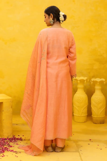 Shop Mithi Supari Peach Chanderi, Cotton Beads, Embroidery V-neck Kissa Floral Kurta Pant Set at Aza Fashions Shop_Mithi Supari_Peach Chanderi, Cotton Beads, Embroidery V-neck Kissa Floral Kurta Pant Set _at_Aza_Fashions