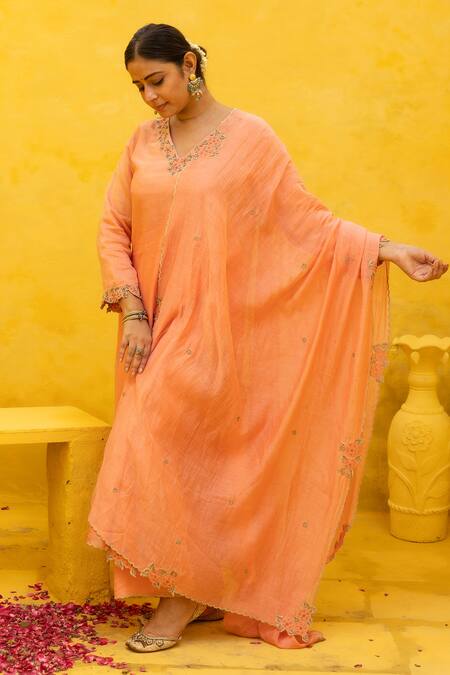 Shop Mithi Supari Peach Chanderi, Cotton Beads, Embroidery V-neck Kissa Floral Kurta Pant Set Online at Aza Fashions Shop_Mithi Supari_Peach Chanderi, Cotton Beads, Embroidery V-neck Kissa Floral Kurta Pant Set _Online_at_Aza_Fashions