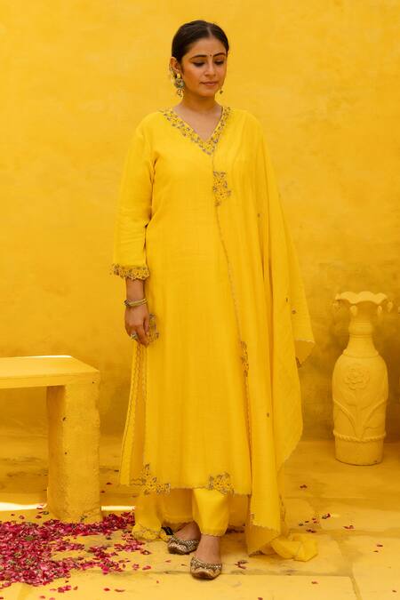 Shop Mithi Supari Yellow Chanderi, Cotton, Linen Beads, Embroidery V-neck Kissa Kurta Pant Set Shop_Mithi Supari_Yellow Chanderi, Cotton, Linen Beads, Embroidery V-neck Kissa Kurta Pant Set