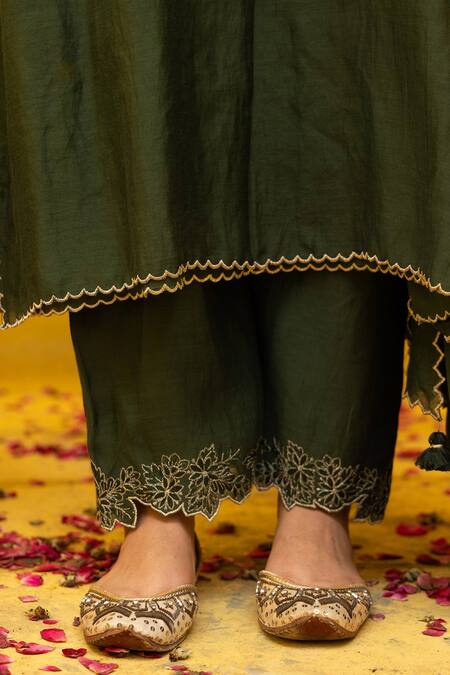 Buy Mithi Supari Green Chanderi, Cotton Embroidery Round Neck Charu Kurta Pant Set Online at Aza Fashions Buy_Mithi Supari_Green Chanderi, Cotton Embroidery Round Neck Charu Kurta Pant Set _Online_at_Aza_Fashions