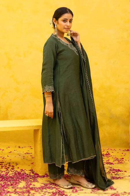 Mithi Supari Green Chanderi, Cotton Embroidery Round Neck Charu Kurta Pant Set at Aza Fashions Mithi Supari_Green Chanderi, Cotton Embroidery Round Neck Charu Kurta Pant Set _at_Aza_Fashions