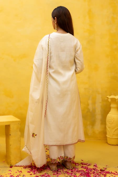 Shop_Mithi Supari_Ivory Chanderi, Cotton Embroidery Round Neck Baghi Straight Kurta Pant Set _at_Aza_Fashions