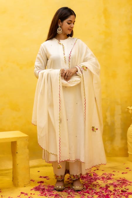 Mithi Supari_Ivory Chanderi, Cotton Embroidery Round Neck Baghi Straight Kurta Pant Set _Online_at_Aza_Fashions