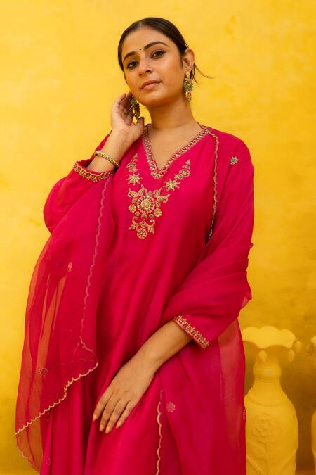 Mithi Supari Pink Chanderi, Cotton Embroidery, Sequins, Zari Ragini Floral Kurta Pant Set Online at Aza Fashions Mithi Supari_Pink Chanderi, Cotton Embroidery, Sequins, Zari Ragini Floral Kurta Pant Set _Online_at_Aza_Fashions