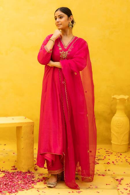 Buy Mithi Supari Pink Chanderi, Cotton Embroidery, Sequins, Zari Ragini Floral Kurta Pant Set Buy_Mithi Supari_Pink Chanderi, Cotton Embroidery, Sequins, Zari Ragini Floral Kurta Pant Set