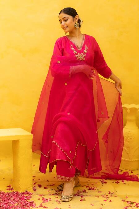 Shop Mithi Supari Pink Chanderi, Cotton Embroidery, Sequins, Zari Ragini Floral Kurta Pant Set Shop_Mithi Supari_Pink Chanderi, Cotton Embroidery, Sequins, Zari Ragini Floral Kurta Pant Set