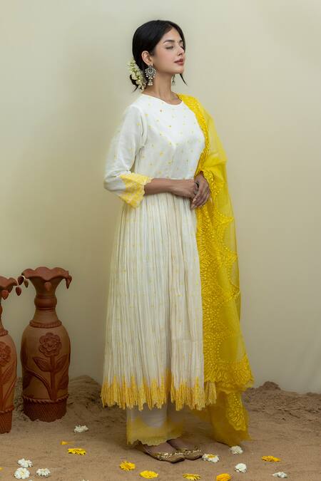 Buy_Mithi Supari_White Organza, Chanderi Embroidery Round Neck Threadwork Anarkali Pant Set _Online_at_Aza_Fashions