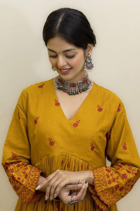 Shop_Mithi Supari_Yellow Cotton, Organza Embroidery V-neck Thread Pleated Anarkali Set _Online_at_Aza_Fashions