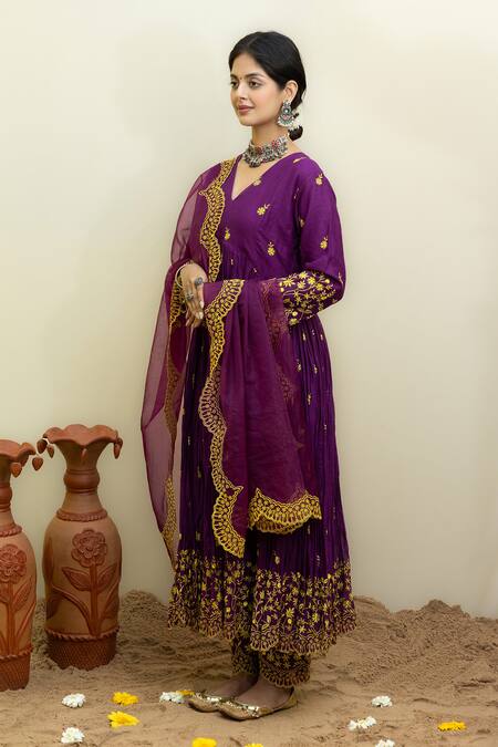 Buy_Mithi Supari_Purple Cotton, Organza Embroidery V-neck Threadwork Anarkali Set _Online_at_Aza_Fashions