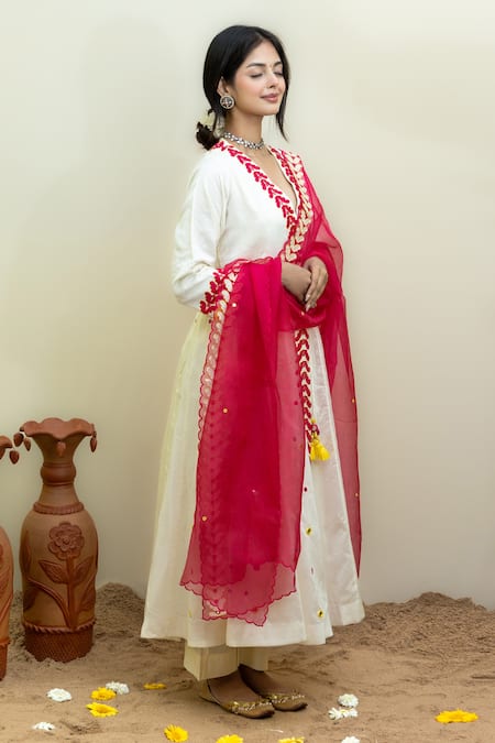 Buy_Mithi Supari_White Organza, Silk Mirrors, Applique Neckline Embroidered Angarkha Anarkali Set _Online_at_Aza_Fashions