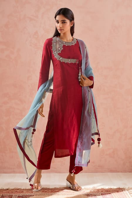 Samyukta Singhania Red Kurta And Pant Raw Silk Embroidered Zari Round Floral Set 