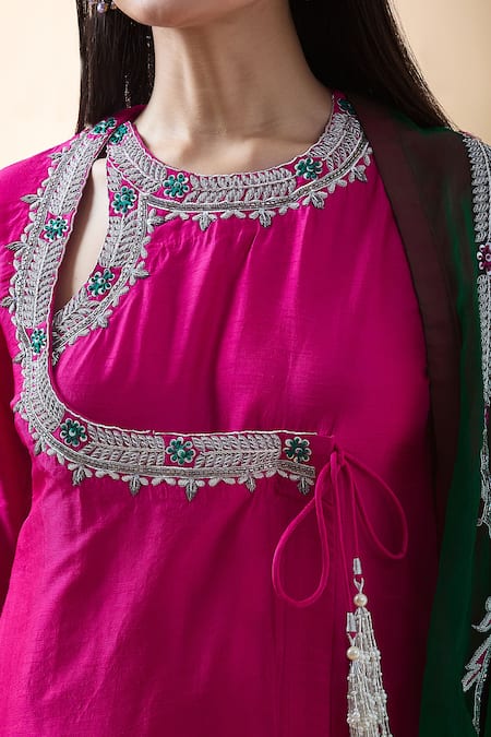 Buy_Samyukta Singhania_Pink Organza, Embroidery, Zari Round Neck Flora Kurta Pant Set 