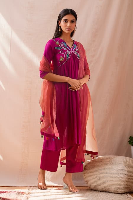 Samyukta Singhania Pink Kurta Silk Chanderi Embroidered Thread V-neck Floral Yoke Pant Set 