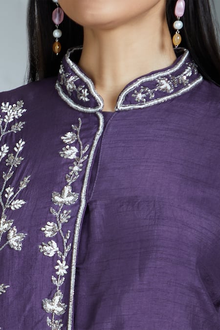 Samyukta Singhania Purple Georgette, Silk Embroidery, Floral Pre-draped Saree With Jacket Blouse at Aza Fashions Samyukta Singhania_Purple Georgette, Silk Embroidery, Floral Pre-draped Saree With Jacket Blouse _at_Aza_Fashions