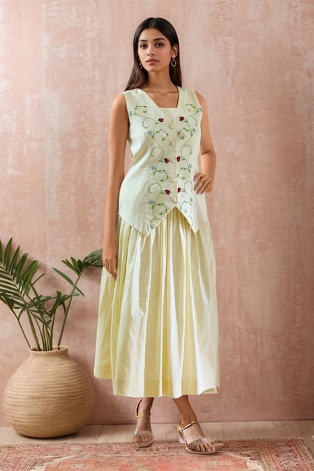 Samyukta Singhania Yellow Cambric Cotton Embroidered Beads V-neck Thread Waistcoat With Skirt 