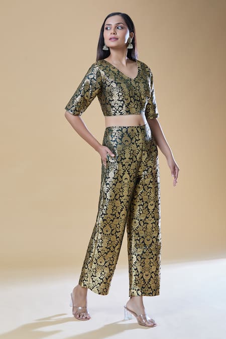 Buy_Samyukta Singhania_Black Brocade Embroidery V-neck Floral Woven Crop Top With Pant 