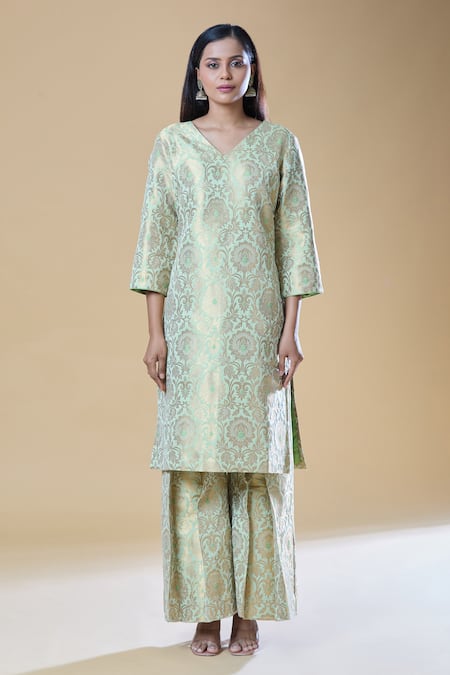Samyukta Singhania_Green Brocade Embroidery V-neck Floral Straight Kurta With Pleated Pant _Online_at_Aza_Fashions